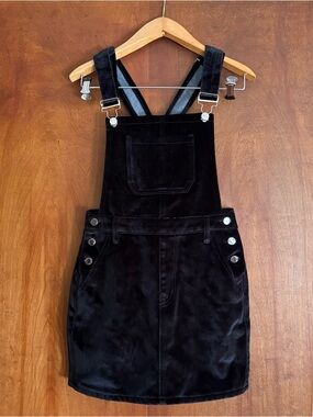 Forever 21 Black Velvet Overall Pinafore